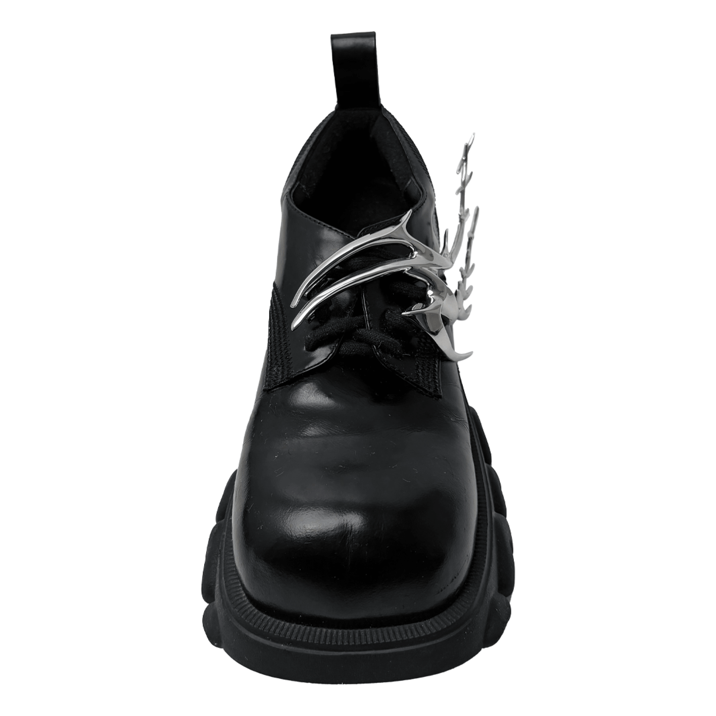 The XTENDED iDENTiTY "Cyber Fin" Shoelry from the Cyber Dream series. A highly detailed, segmented ornament resembling a futuristic mechanical fin with sharp, flowing lines. Available finishes include Shadow Black, Liquid Silver, and Molten Gold, displayed together.