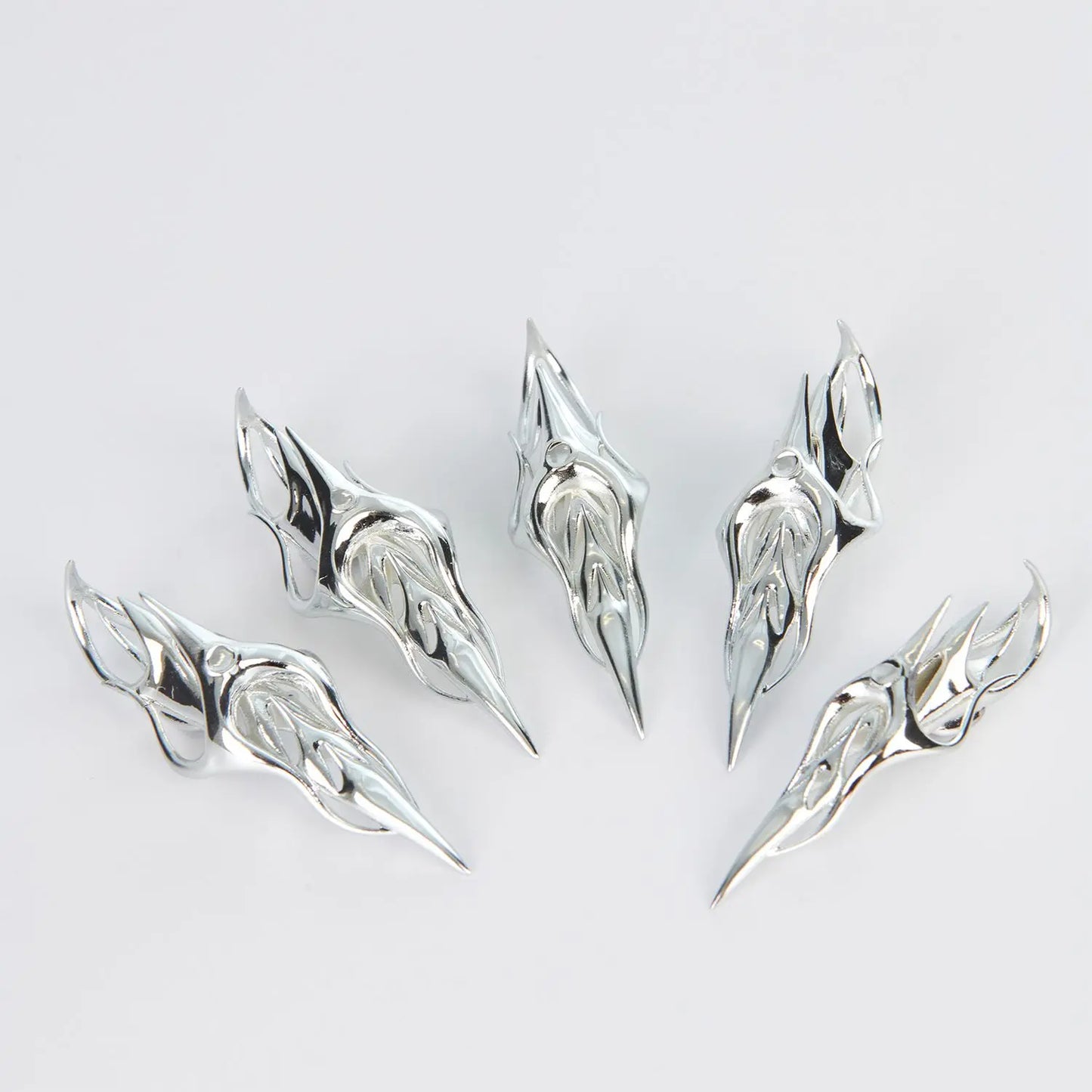 CLAW NAiLS