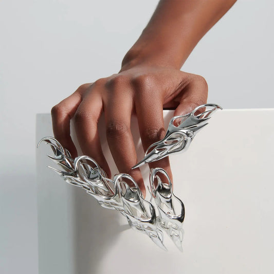 CLAW NAiLS