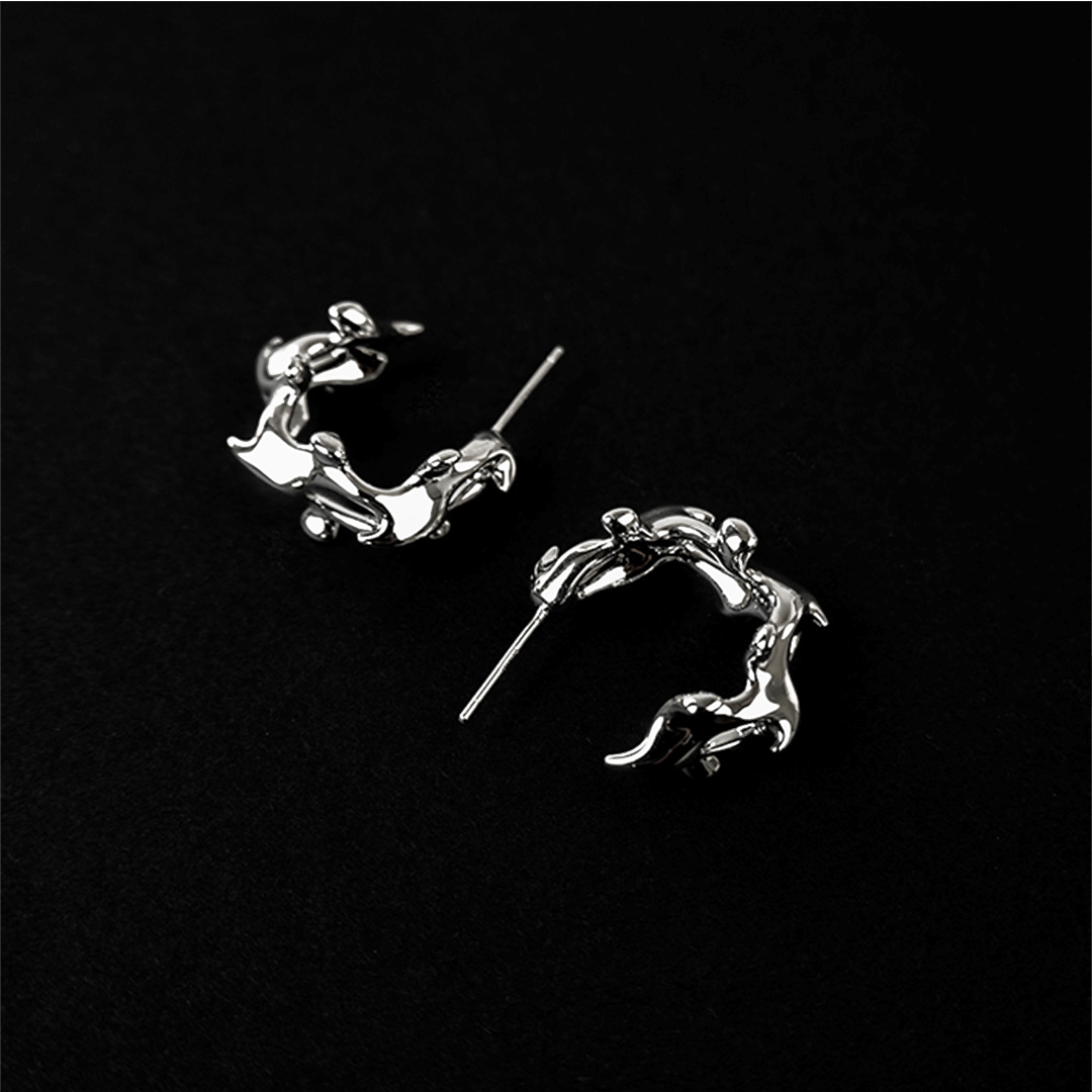 HOLLOW BONE STUD EARRiNGS