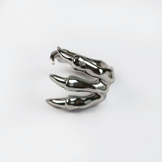 SKELETON HAND RiNG