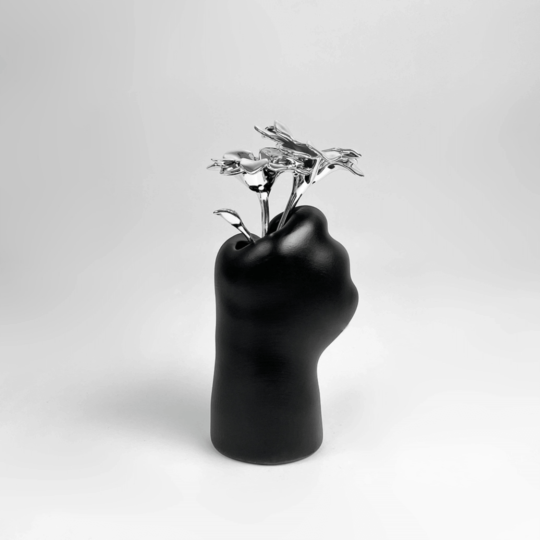 CAT PAW GRiP VASE