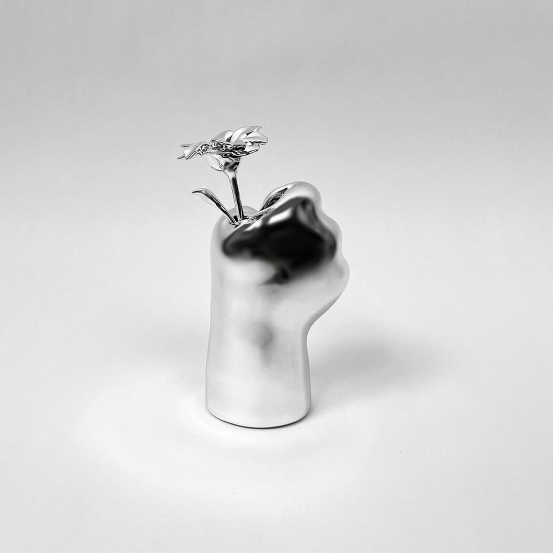 CAT PAW GRiP VASE