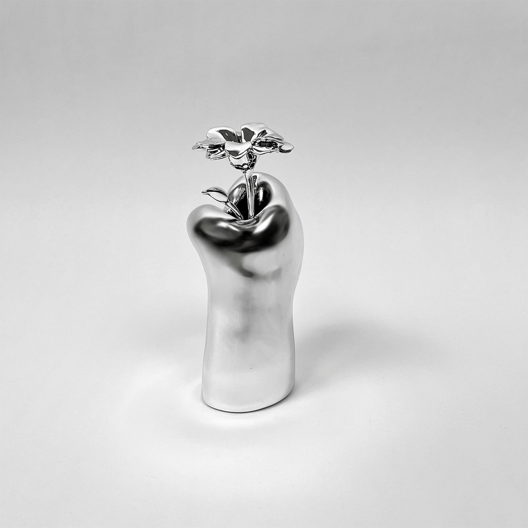 CAT PAW GRiP VASE