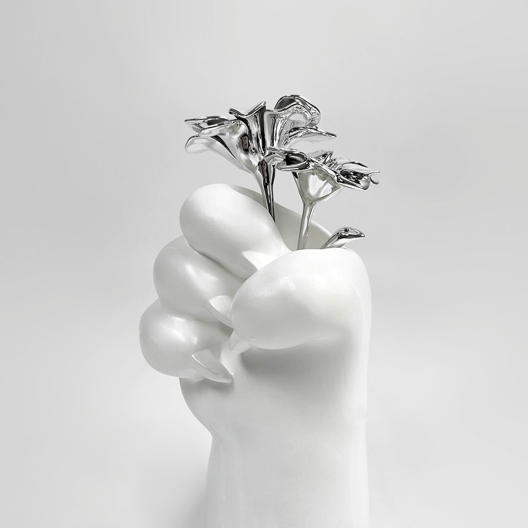 CAT PAW GRiP VASE